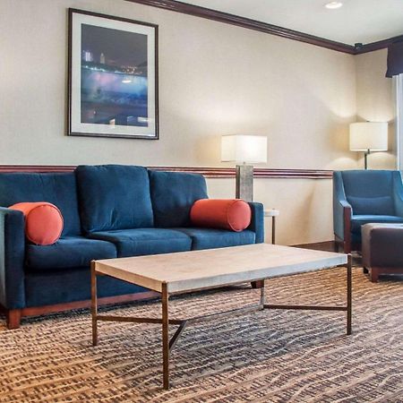 Quality Inn Near Walden Galleria Mall Cheektowaga Bagian luar foto