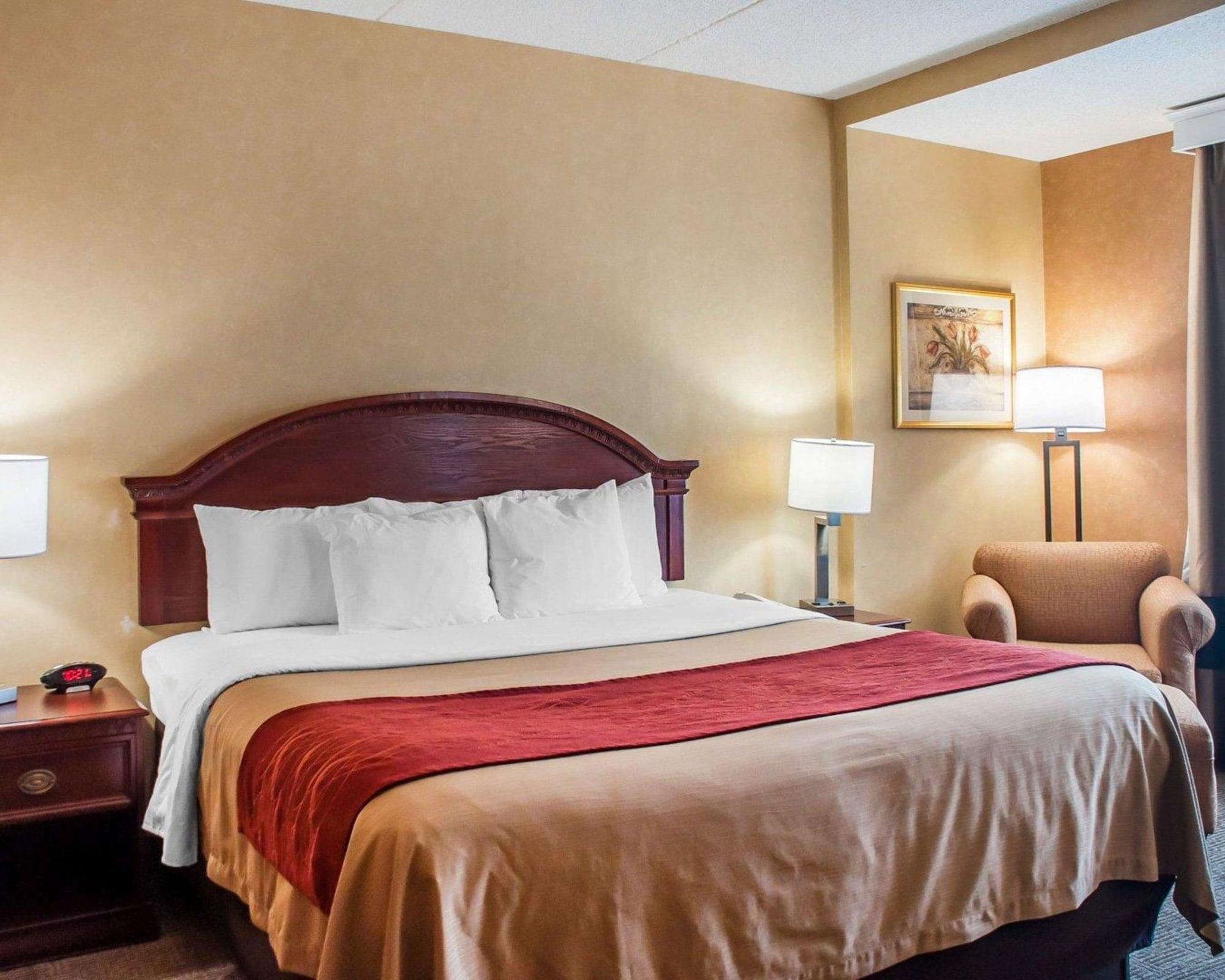 Quality Inn Near Walden Galleria Mall Cheektowaga Bagian luar foto