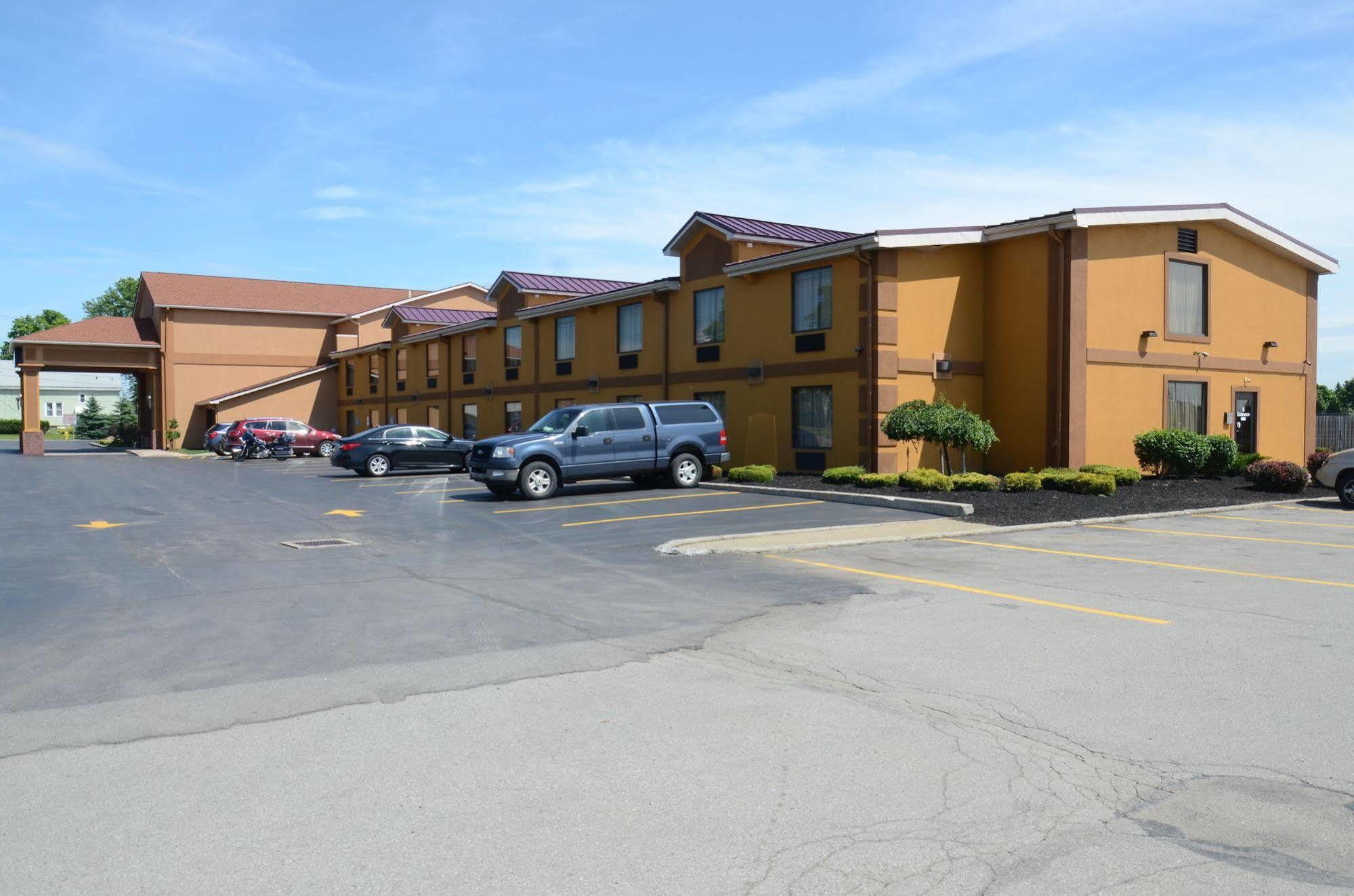 Quality Inn Near Walden Galleria Mall Cheektowaga Bagian luar foto
