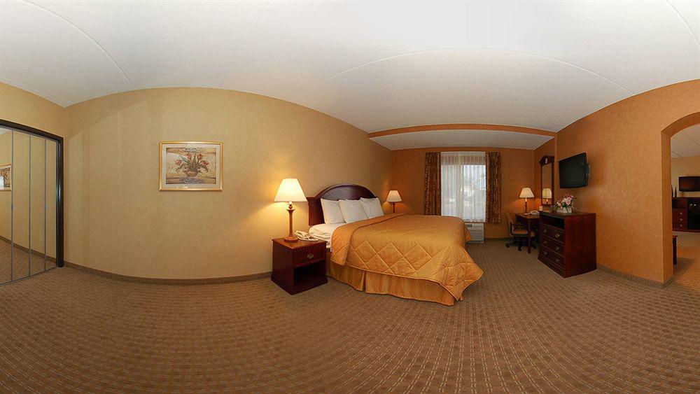Quality Inn Near Walden Galleria Mall Cheektowaga Bagian luar foto