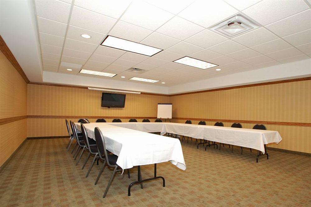 Quality Inn Near Walden Galleria Mall Cheektowaga Bagian luar foto